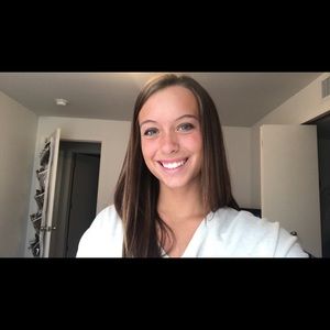 Meet your Posher, Olivia